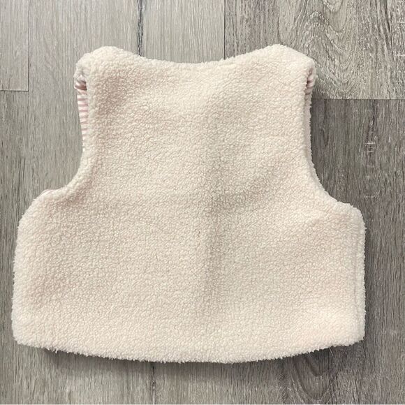 Jessica Simpson Baby Girl’s Cream Sherpa Button Front Sleeveless Vest 18M - Picture 6 of 11